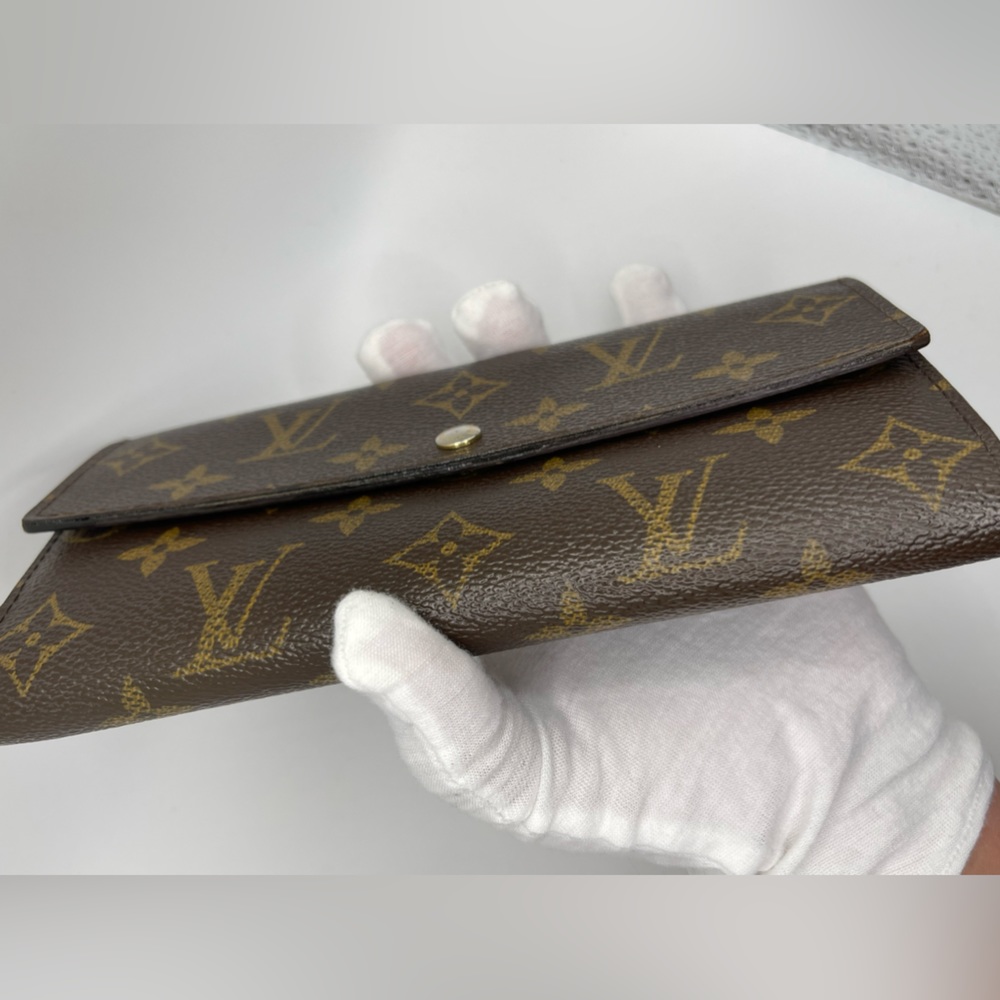 Louis Vuitton Monogram Sarah Wallet - Picture 5 of 17